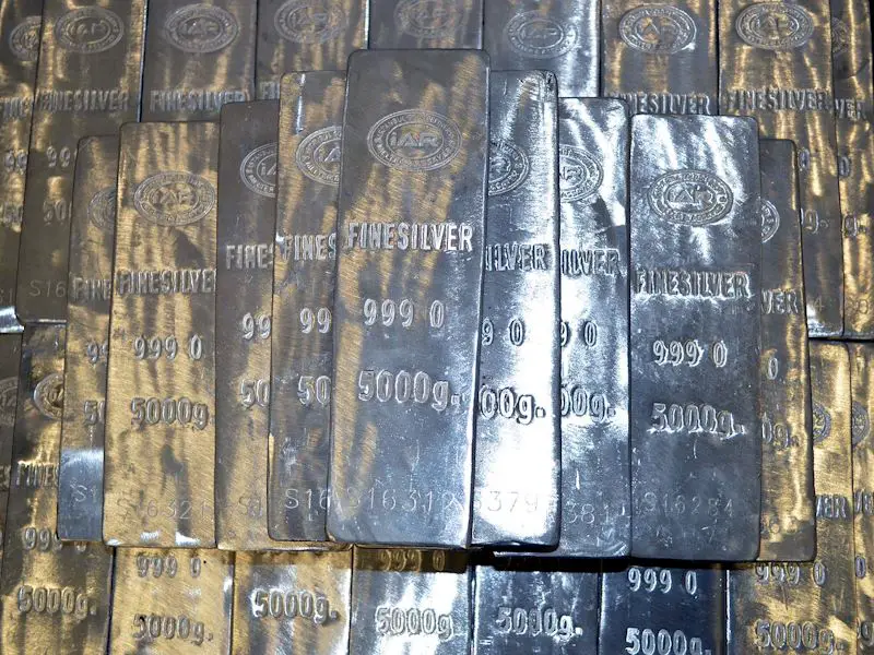 A large cache of silver bars .999 silver weighing 5000g each. fine silver.