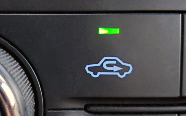 car-circulate-air-filter-button